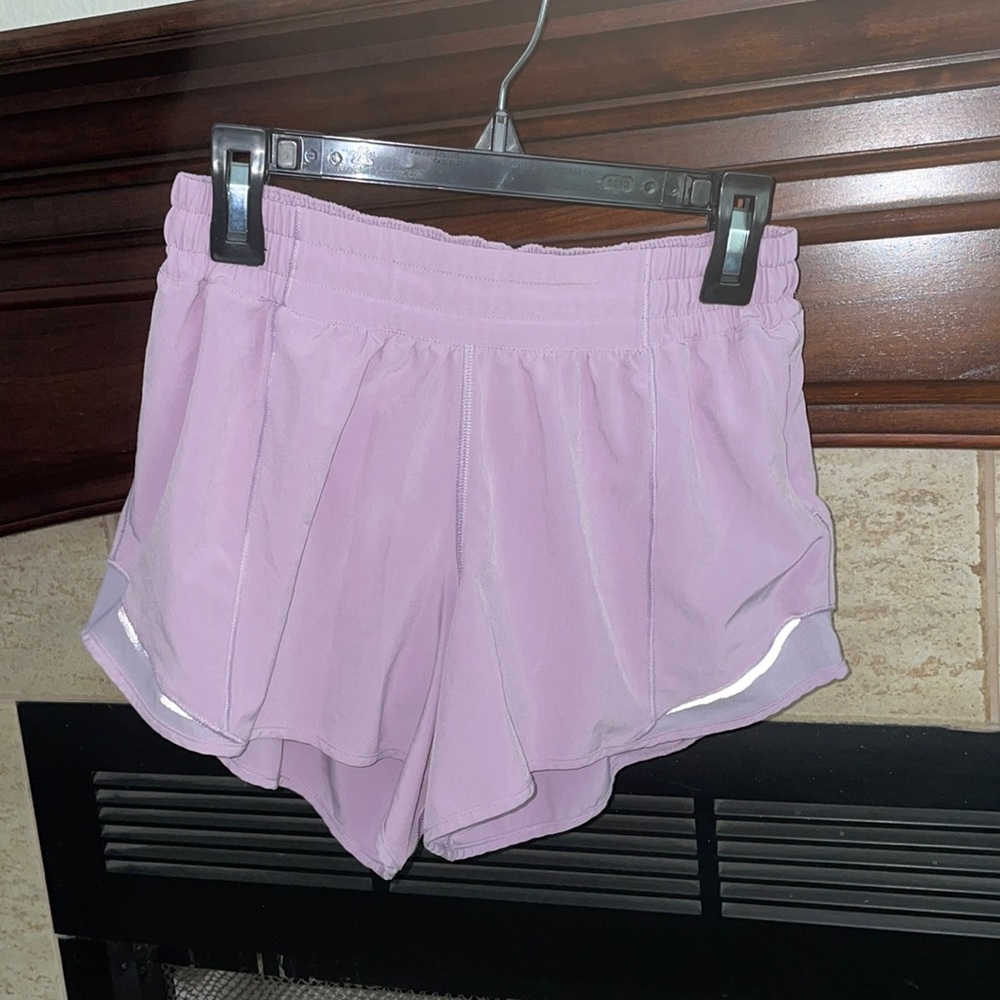 Lululemon Hotty Hot Size 6 Tall 2.5” inseam Shorts
